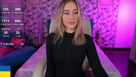 Snapshot of arolinanight chatting on April 22, 9:38 pm AROLINA online show from April 22, 9:38 pm