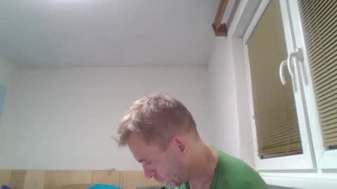 aromannn online show from December 5, 4:25 pm