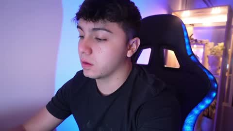 aron__cooper online show from April 18, 2:37 am