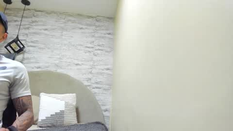 ARON BOLT online show from March 4, 11:00 pm