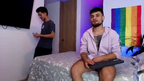 Snapshot of aron_santoro1 chatting on June 18, 10:58 pm Aron Santoro online show from June 18, 10:58 pm