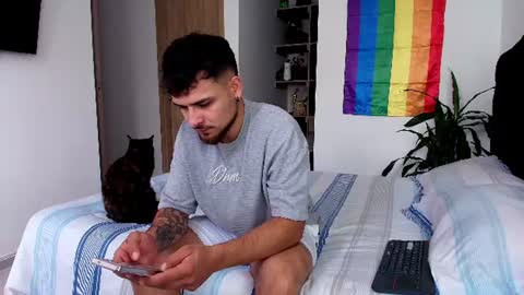 Snapshot of aron_santoro1 chatting on June 22, 5:10 pm Aron Santoro online show from June 22, 5:10 pm