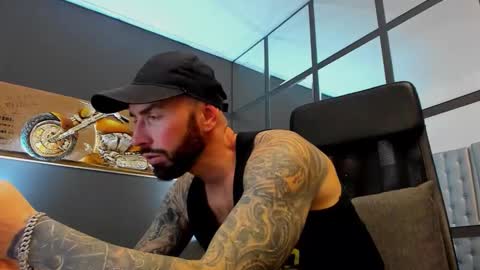 AronGrant online show from December 22, 9:50 am