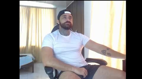 Snapshot of aronmiller404 chatting on November 8, 1:55 pm aronmiller online show from November 8, 1:55 pm