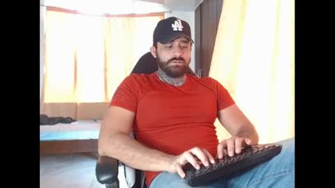 Snapshot of aronmiller404 chatting on November 18, 8:57 pm aronmiller online show from November 18, 8:57 pm