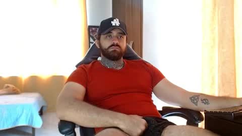 Snapshot of aronmiller404 chatting on November 28, 6:21 pm aronmiller online show from November 28, 6:21 pm