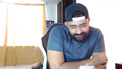 Snapshot of aronmiller404 chatting on January 9, 4:10 pm aronmiller online show from January 9, 4:10 pm