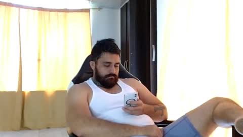 Snapshot of aronmiller404 chatting on January 16, 5:28 pm aronmiller online show from January 16, 5:28 pm