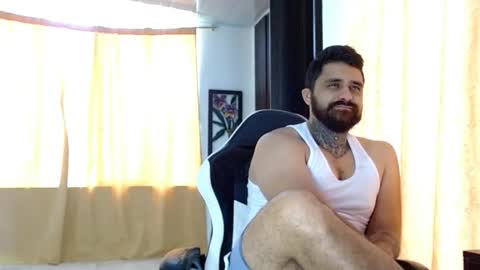 Snapshot of aronmiller404 chatting on January 19, 1:04 pm aronmiller online show from January 19, 1:04 pm