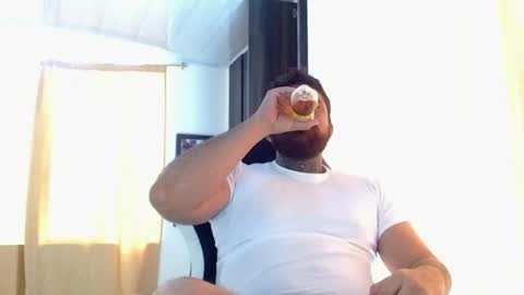 Snapshot of aronmiller404 chatting on January 31, 7:11 pm aronmiller online show from January 31, 7:11 pm