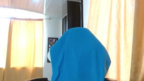 Snapshot of aronmiller404 chatting on February 7, 2:10 pm aronmiller online show from February 7, 2:10 pm