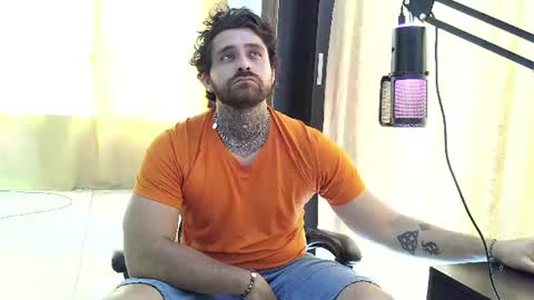 Snapshot of aronmiller404 chatting on July 4, 2:34 pm aronmiller online show from July 4, 2:34 pm