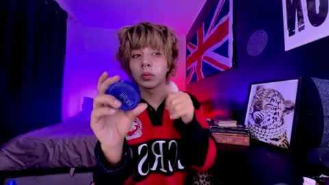 Snapshot of aronn_44 chatting on June 11, 1:20 pm Aaron online show from June 11, 1:20 pm