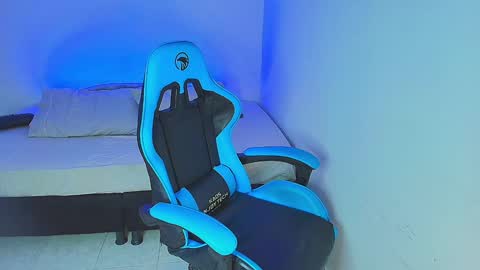 noah and ivy online show from January 13, 3:23 am