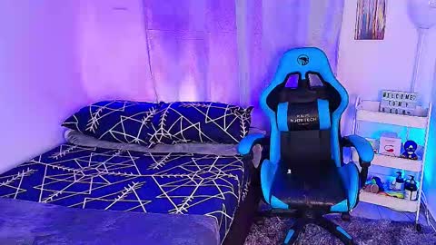 noah and ivy online show from September 15, 10:37 am