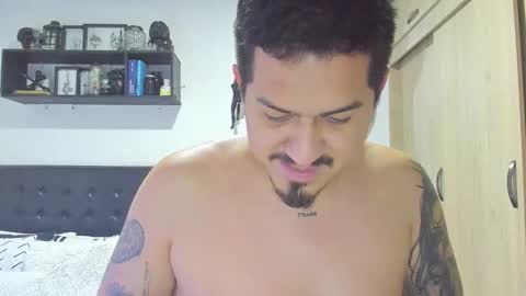 Snapshot of aronwilliams69 chatting on October 28, 1:42 am ARON  Independent model  online show from October 28, 1:42 am