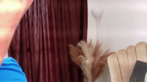   online show from April 1, 10:07 pm