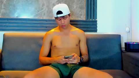 Aroon   online show from December 15, 9:08 pm