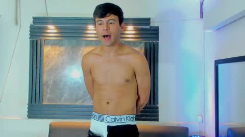 Aroon   online show from December 18, 8:26 pm