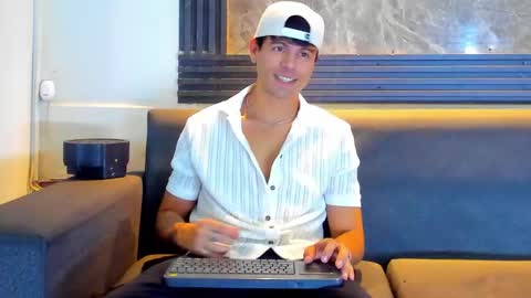 Aroon   online show from January 7, 8:00 pm