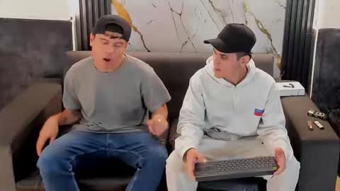 Aroon   online show from April 2, 4:10 am