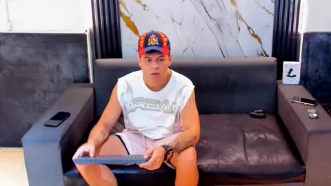 Snapshot of aroon_sexx21 chatting on May 22, 3:57 am Aroon online show from May 22, 3:57 am