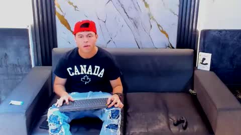 Snapshot of aroon_sexx21 chatting on May 25, 3:34 am Aroon online show from May 25, 3:34 am