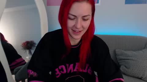 Snapshot of arri_ella chatting on September 18, 1:18 am arri_ella online show from September 18, 1:18 am