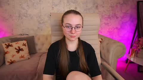 Snapshot of arrinawair chatting on April 21, 6:41 am arrinawair online show from April 21, 6:41 am