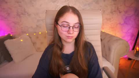 Snapshot of arrinawair chatting on June 16, 6:49 am arrinawair online show from June 16, 6:49 am