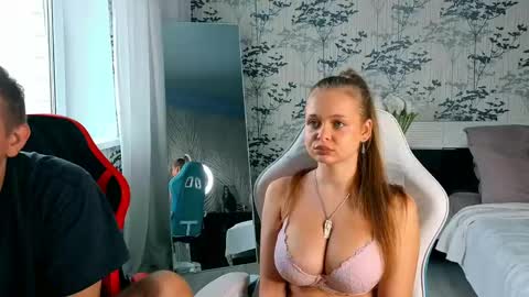 Snapshot of art_cam_ chatting on June 4, 6:30 am art_cam_ online show from June 4, 6:30 am