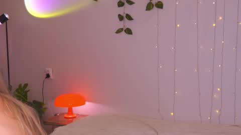 Snapshot of artease chatting on September 19, 4:36 am Arti Next Streams - online show from September 19, 4:36 am