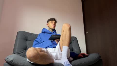   online show from March 4, 7:11 pm