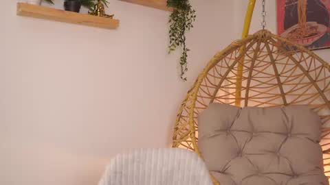 Snapshot of artemia_ chatting on June 25, 5:12 am Amanda online show from June 25, 5:12 am