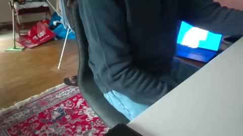 Snapshot of artesian99 chatting on November 11, 9:42 am artesian99 online show from November 11, 9:42 am