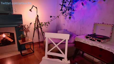 Snapshot of artexcite_ chatting on February 28, 8:09 am Lina online show from February 28, 8:09 am