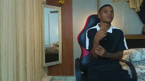 Snapshot of arthur_collins_ chatting on May 20, 8:26 pm ARTHUR online show from May 20, 8:26 pm
