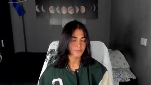 Snapshot of arthur_hunter chatting on December 5, 4:20 am I AM HERE online show from December 5, 4:20 am