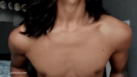 Snapshot of arthur_hunter chatting on December 18, 7:04 am I AM HERE online show from December 18, 7:04 am