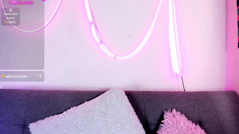 Snapshot of artmiajoy chatting on January 8, 7:34 pm MIA OF artmiajoy online show from January 8, 7:34 pm