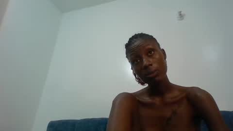 Snapshot of artmilk chatting on February 18, 1:34 am artmilk online show from February 18, 1:34 am