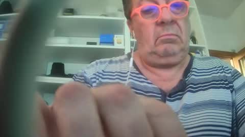 Snapshot of arturo200247 chatting on September 19, 3:02 pm arturo200247 online show from September 19, 3:02 pm