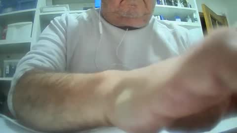 Snapshot of arturo200247 chatting on November 1, 7:49 pm arturo200247 online show from November 1, 7:49 pm