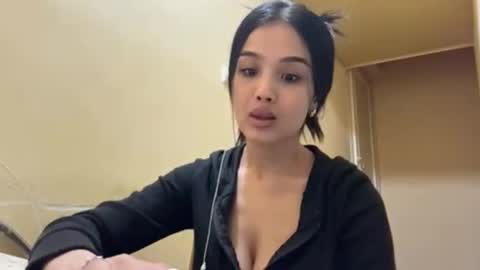 Amina online show from March 1, 6:10 pm