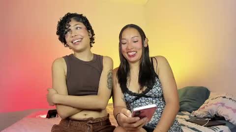 Snapshot of ary_and_kel chatting on May 6, 12:08 am Ariana and Kelsieh online show from May 6, 12:08 am