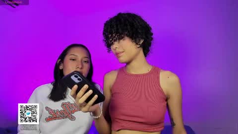 Snapshot of ary_and_kel chatting on May 21, 11:12 pm Ariana and Kelsieh online show from May 21, 11:12 pm