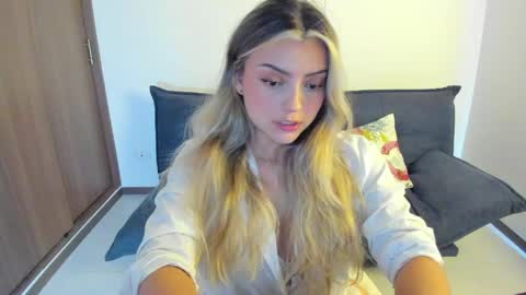 Snapshot of ary_cam230 chatting on April 25, 7:55 pm Zahaara online show from April 25, 7:55 pm