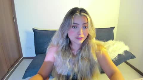 Snapshot of ary_cam230 chatting on May 5, 9:34 pm Zahaara online show from May 5, 9:34 pm