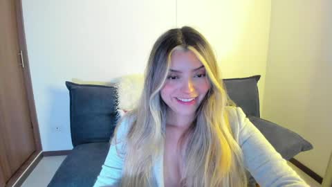 Snapshot of ary_cam230 chatting on May 9, 10:48 pm Zahaara online show from May 9, 10:48 pm