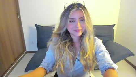 Snapshot of ary_cam230 chatting on May 14, 10:38 pm Zahaara online show from May 14, 10:38 pm